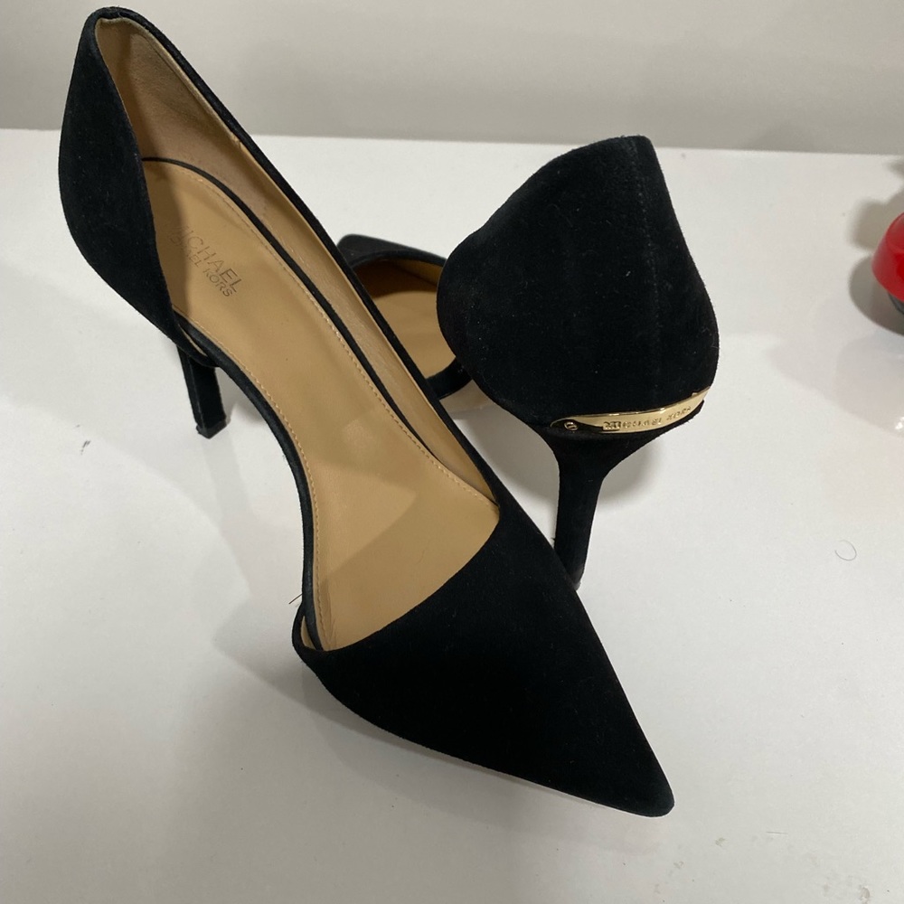 Classy heels literally wore probably once so nice but have to much black heels